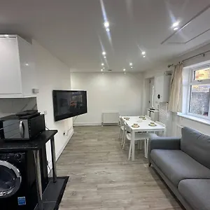 2-bedroom-housebrownhillrd-se6.brighton-hotels-england.com/