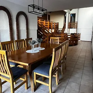 gran-casa-a-metros-del-parque-gral-san-martin.hotelsmendoza.com/